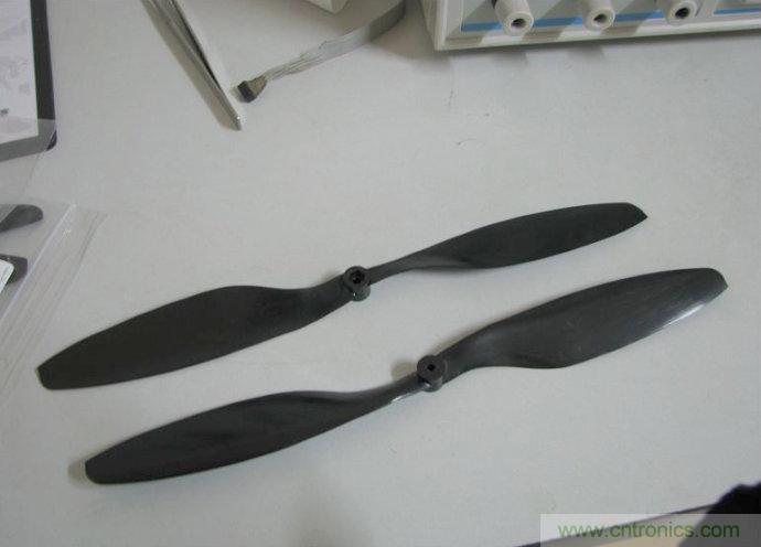 無人機 DIY 製作全過程，酷得不要不要的！