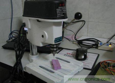 無人機 DIY 製作全過程，酷得不要不要的！