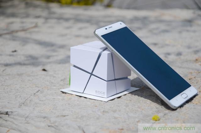 洛斐創意藍牙音箱，光與建築點綴生活