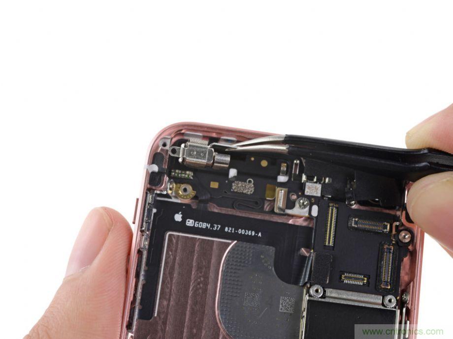 有什麼地方沒有變？iPhone SE真機拆解
