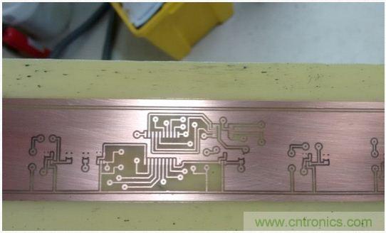 (多圖) 圖文並茂：在家製作高質量雙麵PCB板