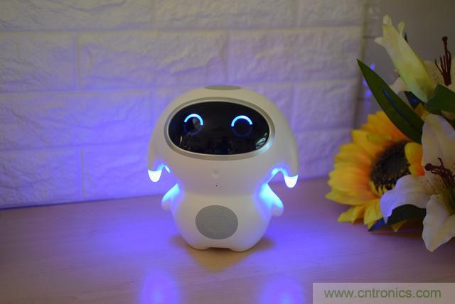 &ldquo;爸爸再不陪我，我就長大了&rdquo;&mdash;&mdash;小騰機器人