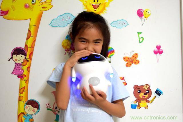 &ldquo;爸爸再不陪我，我就長大了&rdquo;&mdash;&mdash;小騰機器人