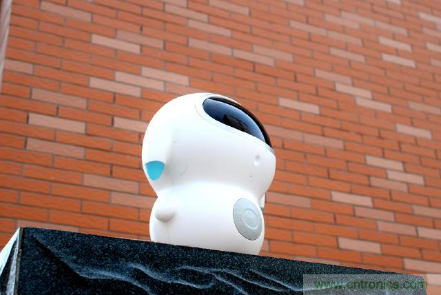 &ldquo;爸爸再不陪我，我就長大了&rdquo;&mdash;&mdash;小騰機器人