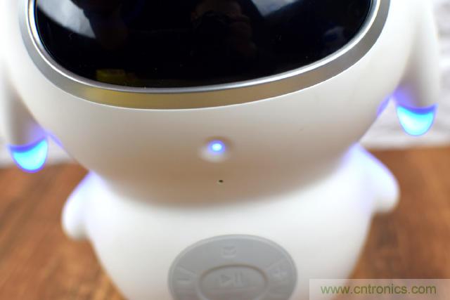 &ldquo;爸爸再不陪我，我就長大了&rdquo;&mdash;&mdash;小騰機器人