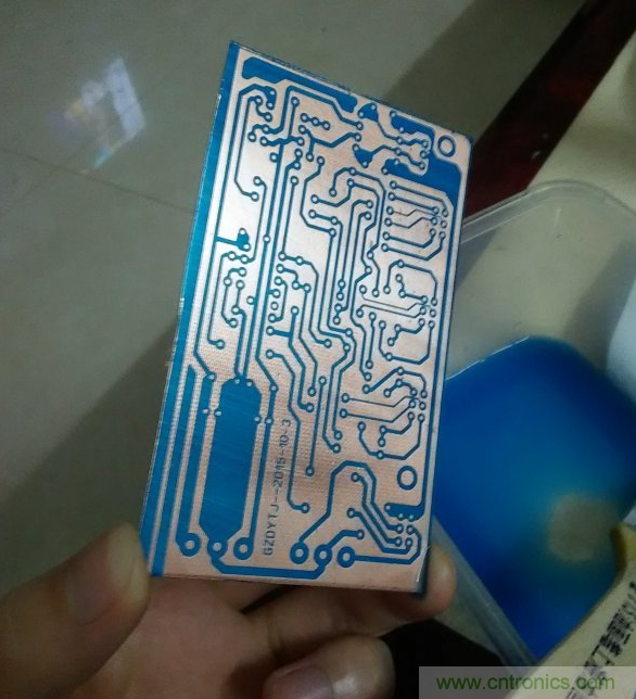 嚐試了四次PCB製作， 最後一發算是成功了