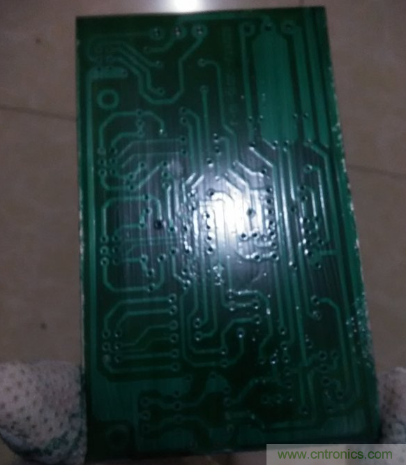 嚐試了四次PCB製作， 最後一發算是成功了