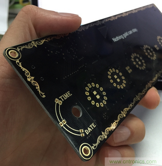 瘋狂技術男DIY了一個輝光時鍾