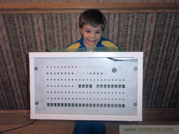 世界超強完美DIY 電子奇才五年全手工製作CPU