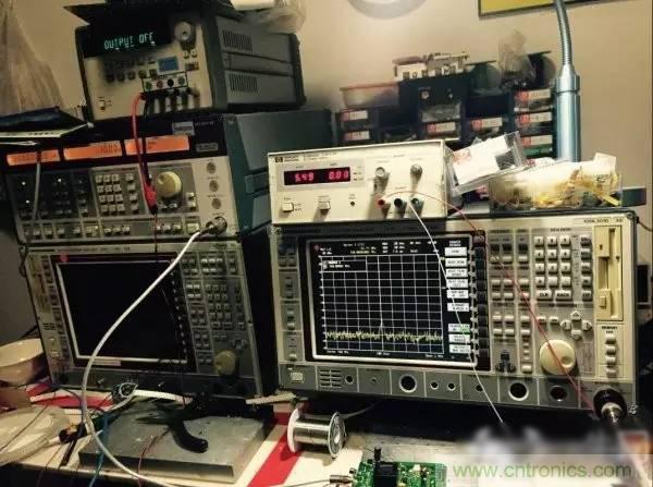 想看大牛是如何DIY射頻功放的嗎？