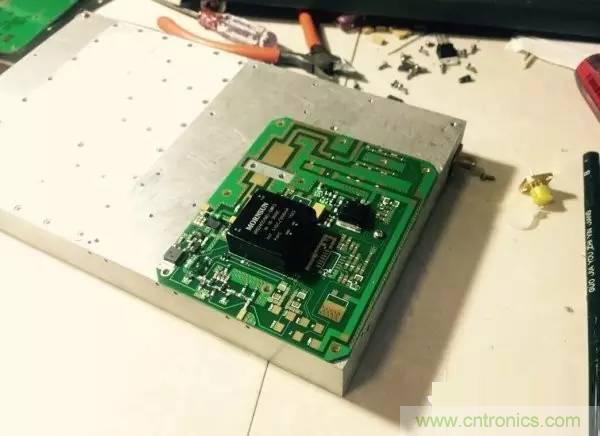 想看大牛是如何DIY射頻功放的嗎？