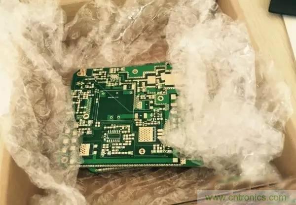 想看大牛是如何DIY射頻功放的嗎？