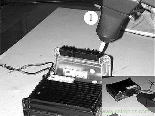 燃料電池汽車整車控製器電磁兼容性研究與試驗