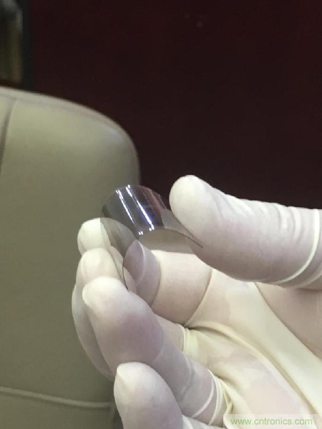 可彎曲摔不碎的半導體？顛覆你的認知