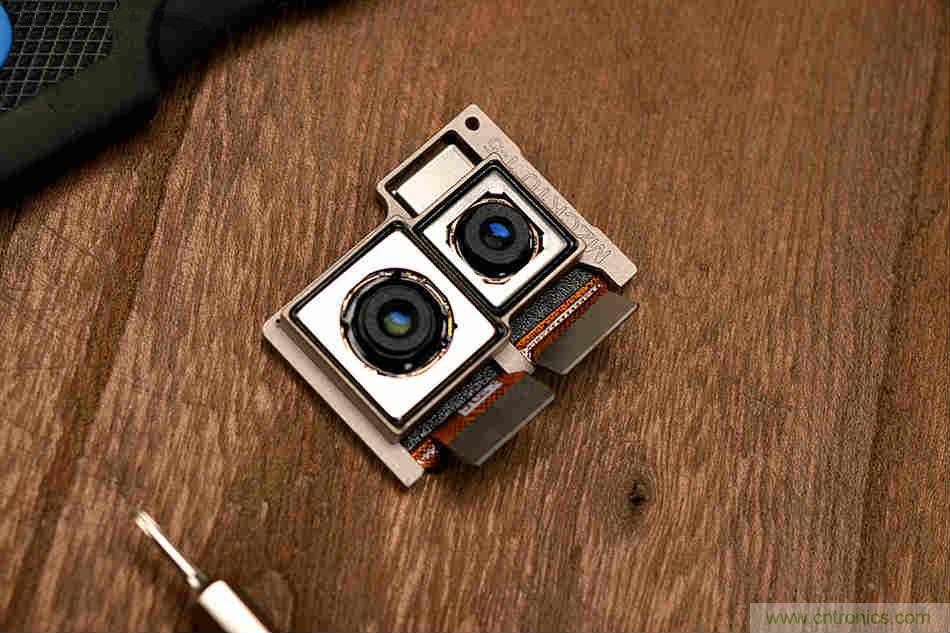 拆解魅族15 Plus：玩轉了新概念，但其工藝究竟如何？