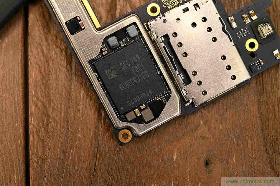 拆解魅族15 Plus：玩轉了新概念，但其工藝究竟如何？