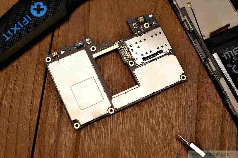 拆解魅族15 Plus：玩轉了新概念，但其工藝究竟如何？