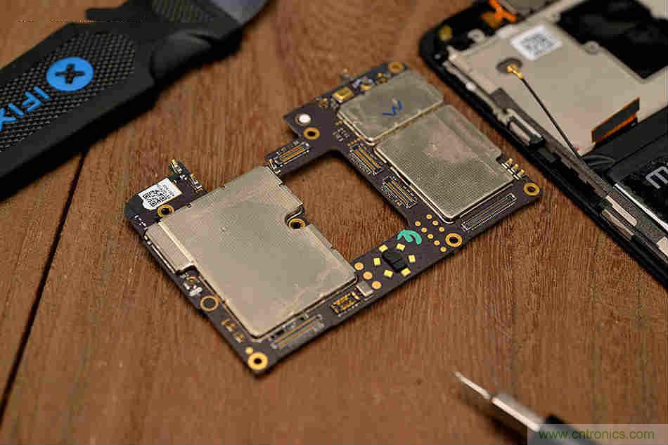 拆解魅族15 Plus：玩轉了新概念，但其工藝究竟如何？