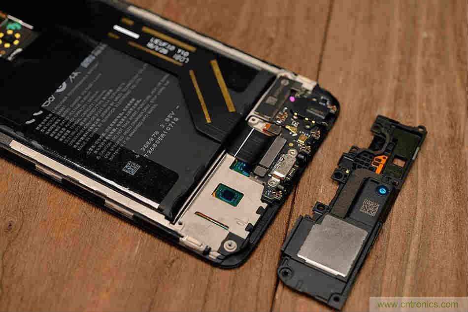 拆解魅族15 Plus：玩轉了新概念，但其工藝究竟如何？