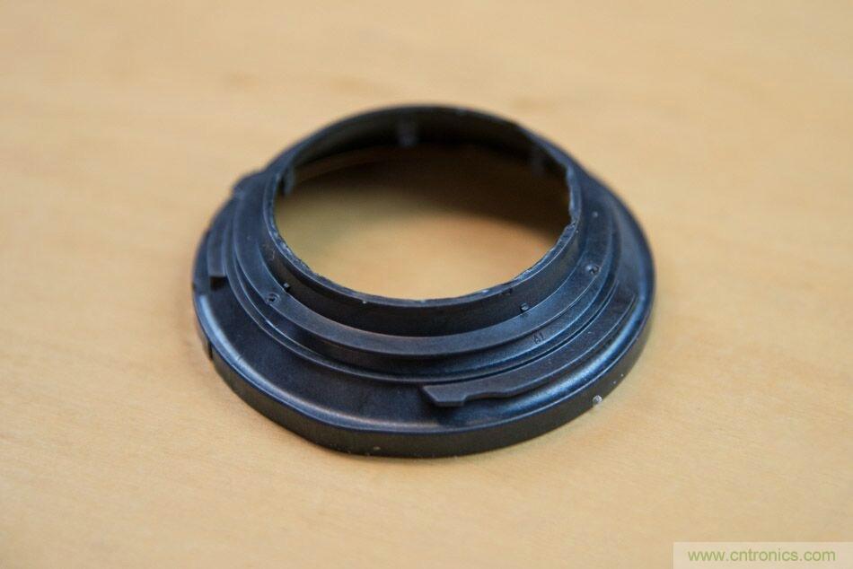 拆解戴森吹風機：近三千元的價格貴在哪？