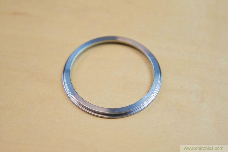 拆解戴森吹風機：近三千元的價格貴在哪？