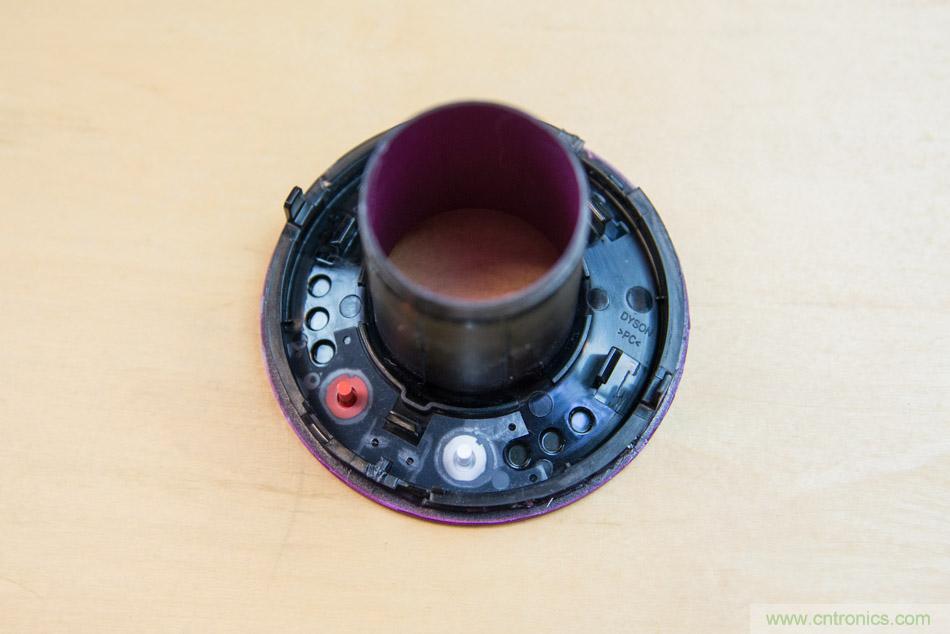 拆解戴森吹風機：近三千元的價格貴在哪？