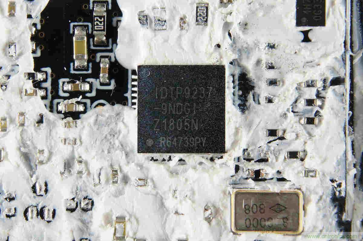 拆解對比：係出同門，小米、紫米無線充電器的差別有多大？