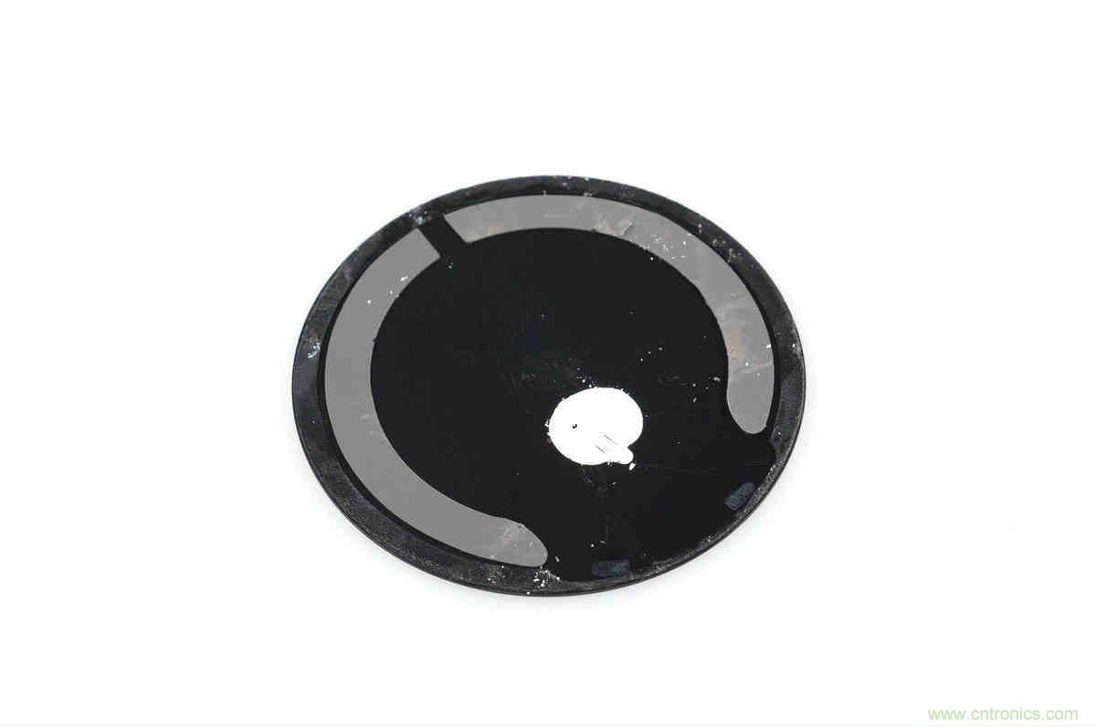 拆解對比：係出同門，小米、紫米無線充電器的差別有多大？