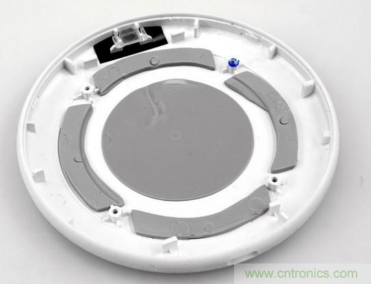 拆解對比：係出同門，小米、紫米無線充電器的差別有多大？