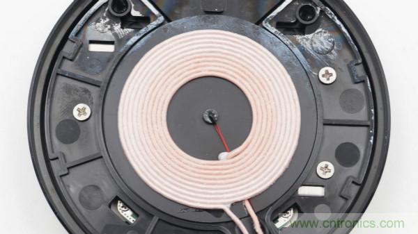 拆解華為保時捷設計快充無線充電器：憑啥能賣699？