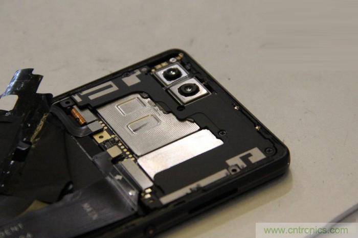 堅果R1拆解：內部設計究竟如何？