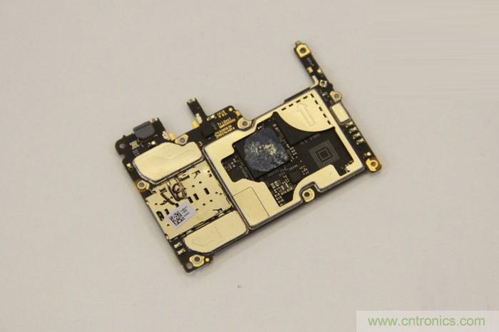 堅果R1拆解：內部設計究竟如何？