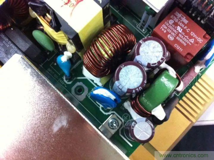 了解電容，讀這一篇就夠了