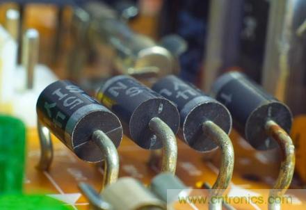 一文看懂電阻、電容、電位器、三極管、二極管、可控矽！