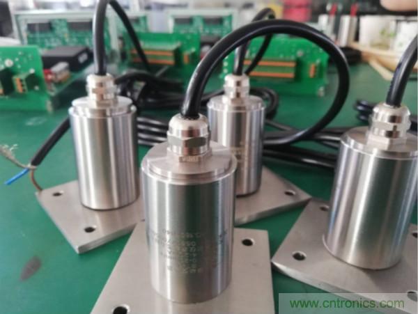 振動傳感器的機電變換原理？主要的分類有哪些？