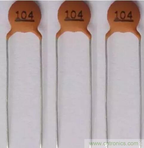 如何區分電解電容與無極性電容？