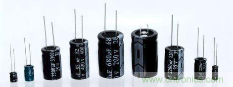 電容的尺寸、耐壓值、方向，這些參數該如何選擇？