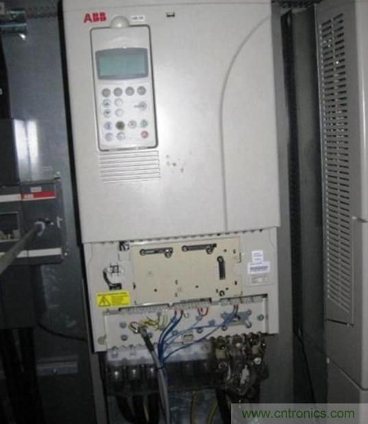 變頻器的輸出頻率調高，那麼輸出電壓將如何提高？