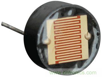 你有沒有試過用儀表放大器測量兩個光源的相對強度？