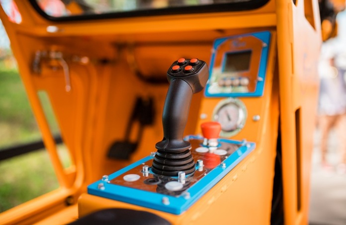 霍爾效應傳感器如何製造更好的操縱杆