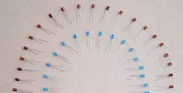 為什麼鋁電解電容不能承受反向電壓？