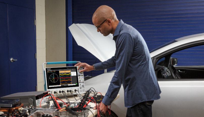 MSO 4B 示波器為工程師帶來更多台式功率分析工具